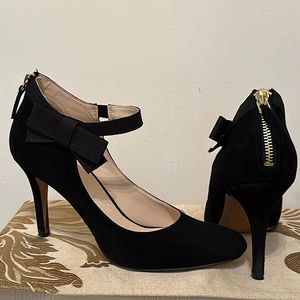 Elegant Nine West heels, size 8 1/2 8.5 - black with bow